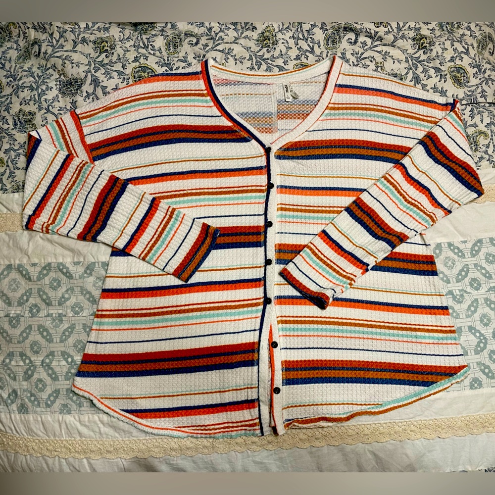 Size L Comfy Button Up